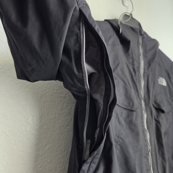 The North Face Men’s Black Med Initiator ThermoBall Triclimate Shell Jacket Only - Picture 5 of 10